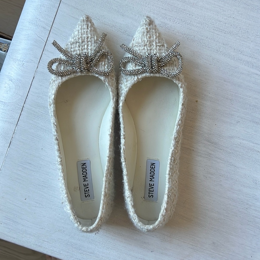 Steve Madden white tweed crystal bow flats